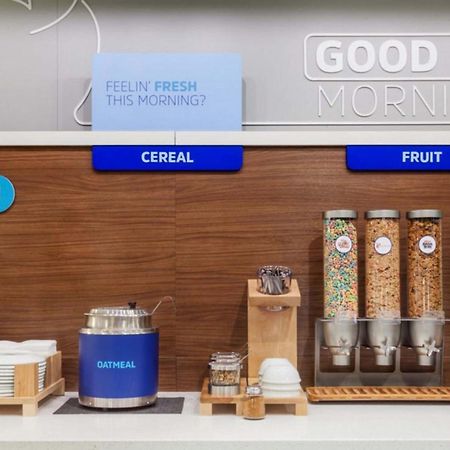 Holiday Inn Express - Alliance By Ihg Exteriér fotografie