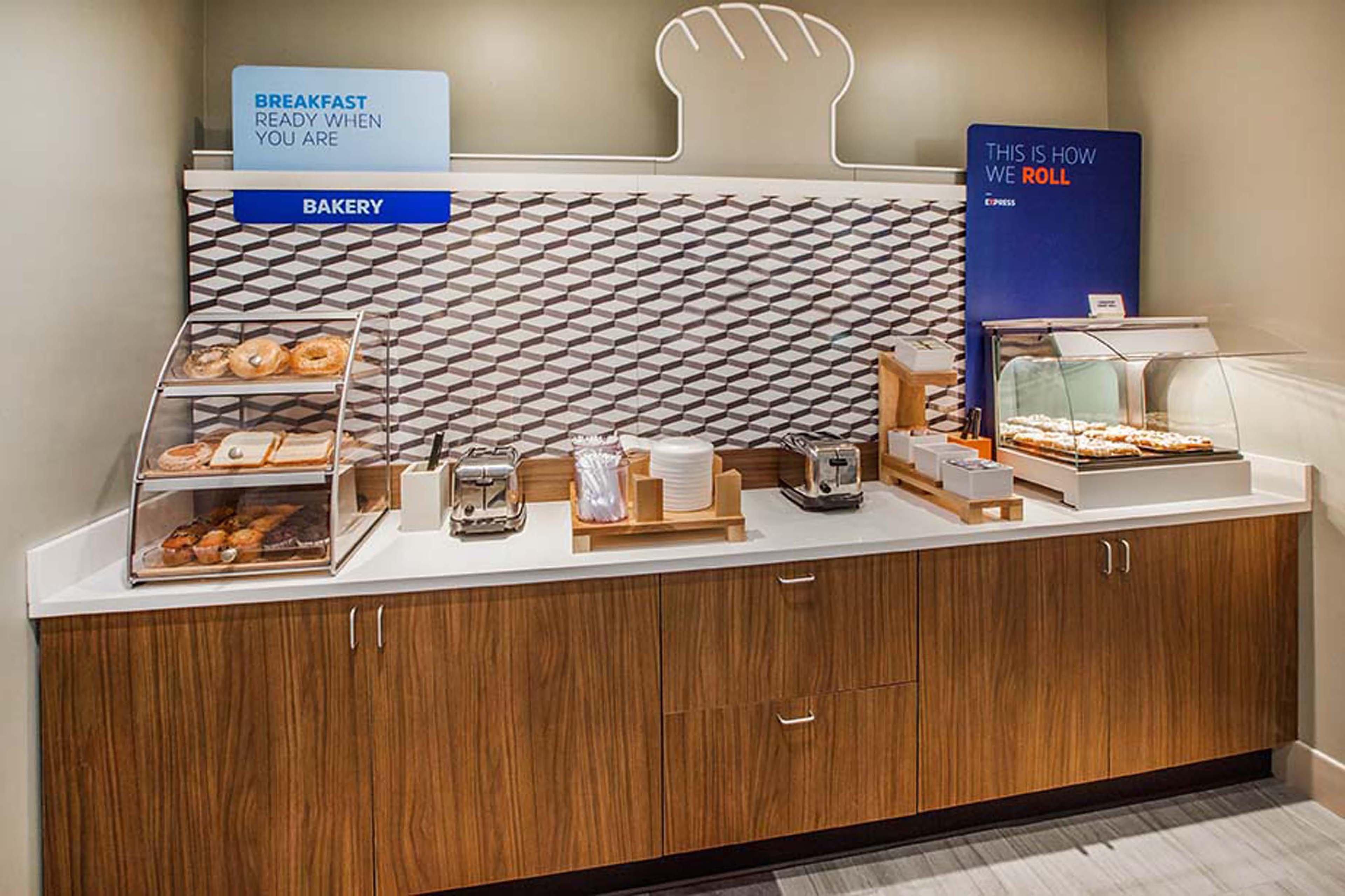 Holiday Inn Express - Alliance By Ihg Exteriér fotografie